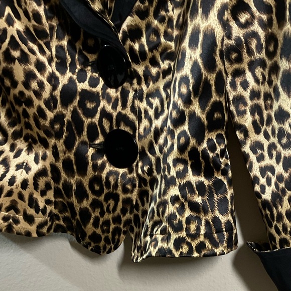 DESIGN TODAY’S VINTAGE ANIMAL PRINT JACKET WITH WIRED DOUBLE COLLAR.Y2K
BOHO MED - Picture 11 of 16